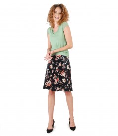 Casual outfit with velvet flaring skirt and elastic jersey blouse