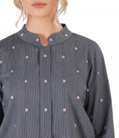 Elegant blouse with long sleeves embellished with crystals