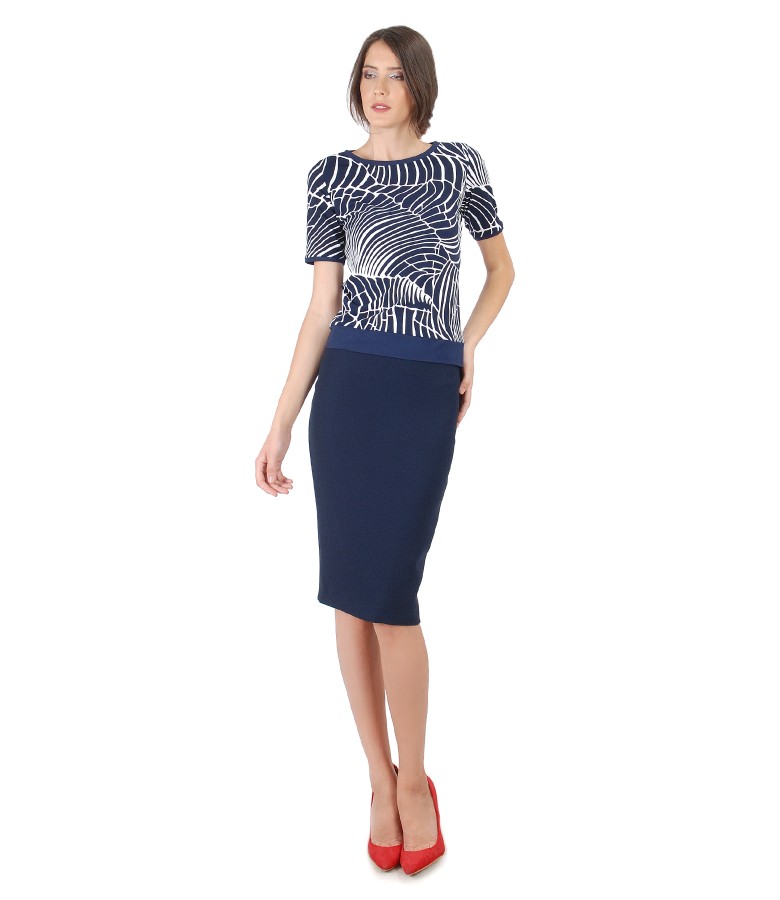 Tapered skirt and jersey blouse with print