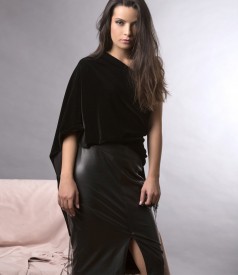 Elegant eco leather skirt with front zipper
