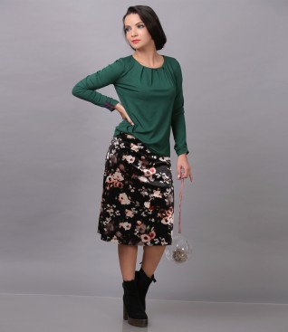 Velvet skirt with floral print and elastic jersey blouse