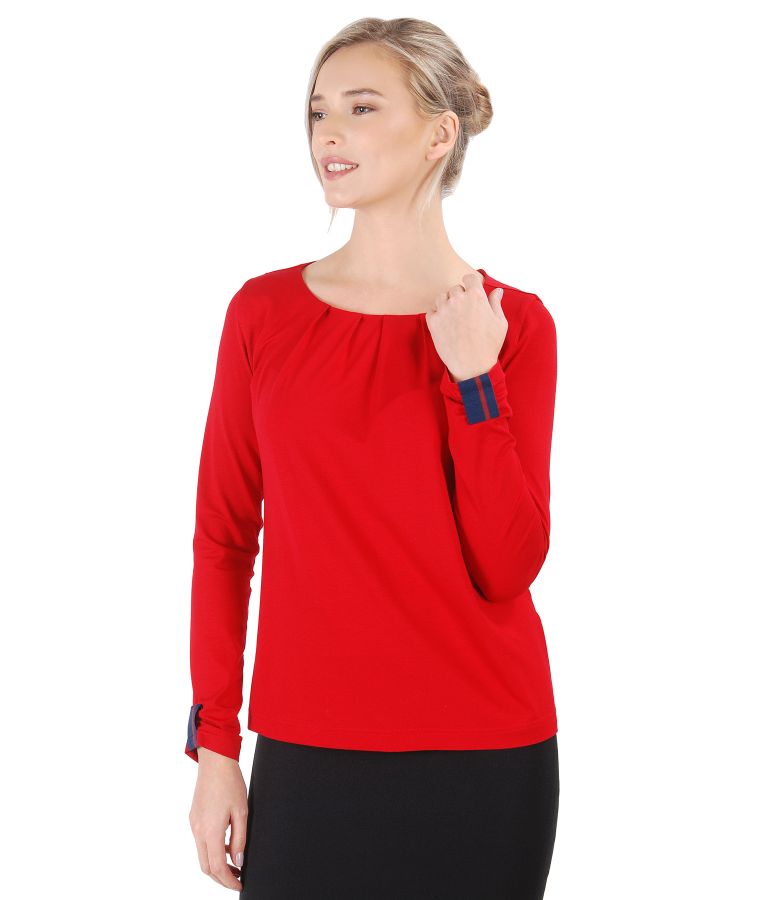 Elegant elastic jersey blouse with long sleeves