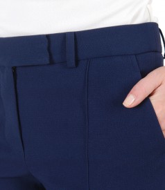 Ankle pants made of elastic fabric