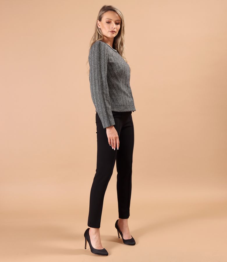 Ankle pants made of elastic fabric