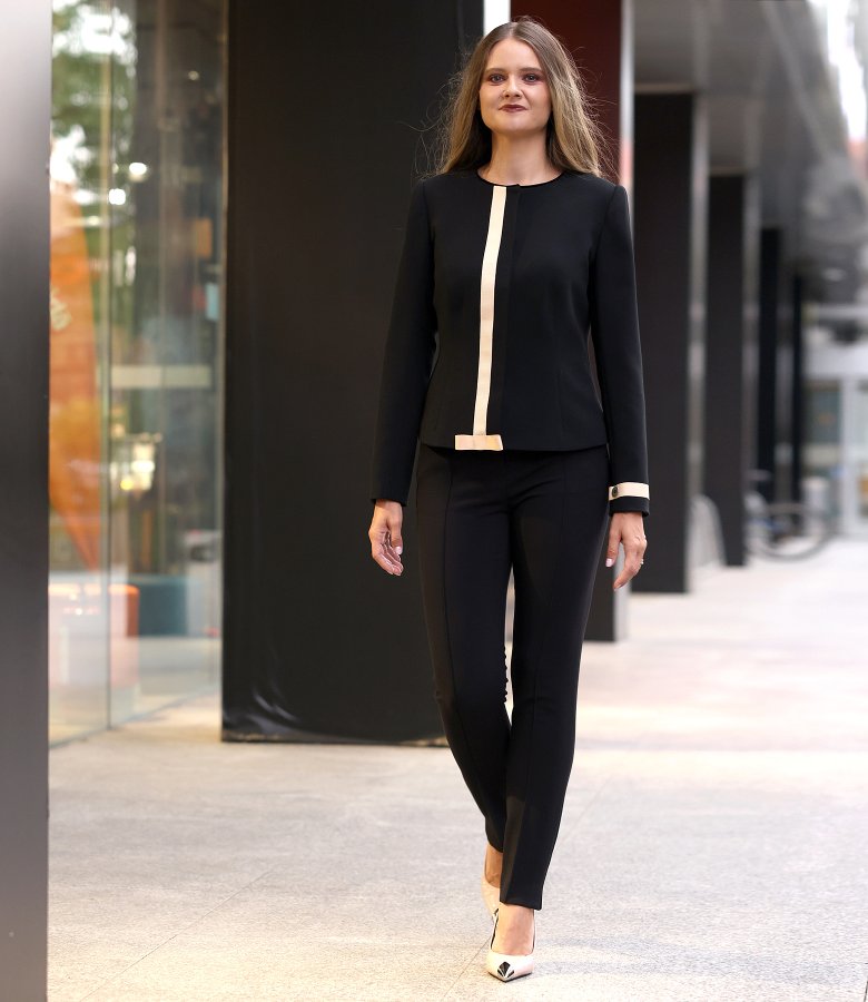 Tapered trousers in stretch fabric