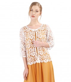 Lace bolero with floral motifs