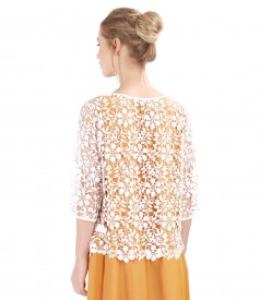 Lace bolero with floral motifs