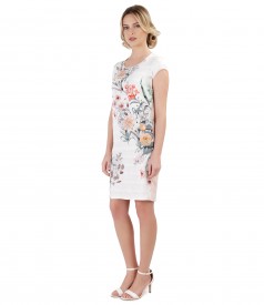 Casual dress with floral motifs