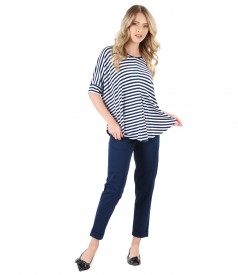 Casual outfit with jersey blouse with stripes and elastic fabric pants