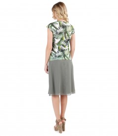 Flared veil skirt with printed jersey blouse with folds