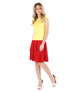Flaring jersey skirt with t-shirt