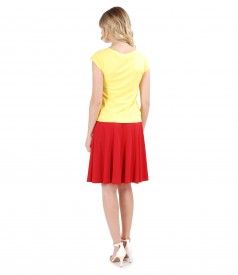 Flaring jersey skirt with t-shirt