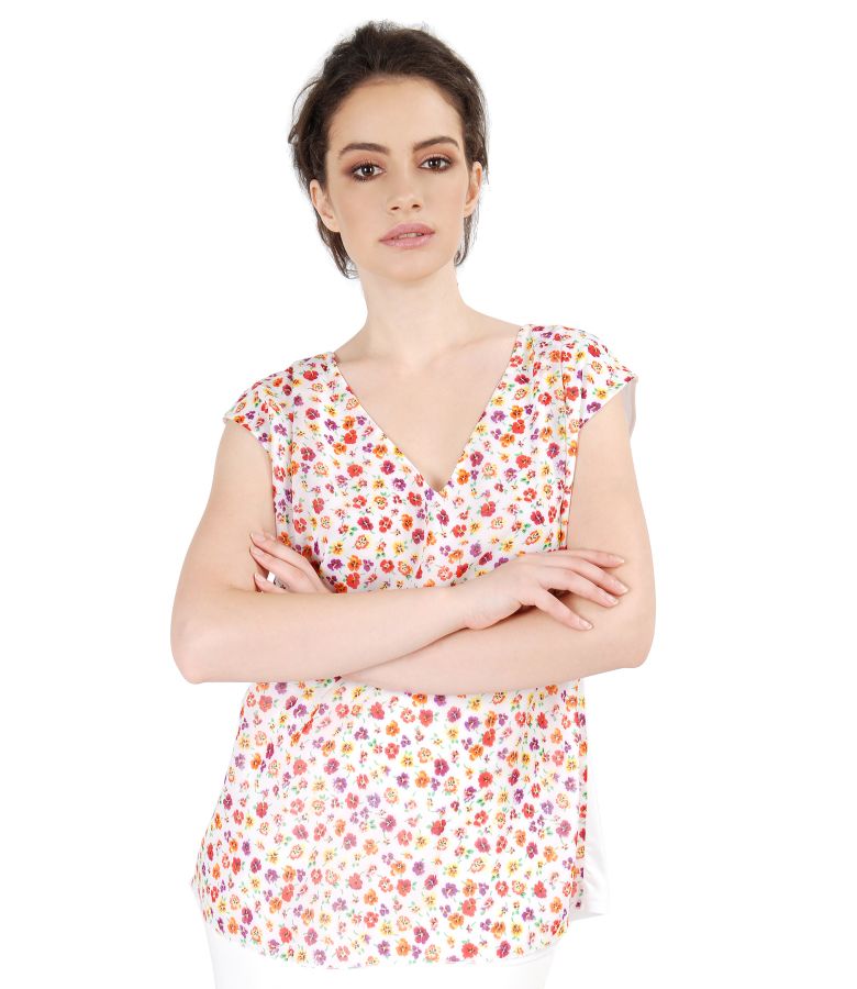 Casual blouse with printed front and floral motifs