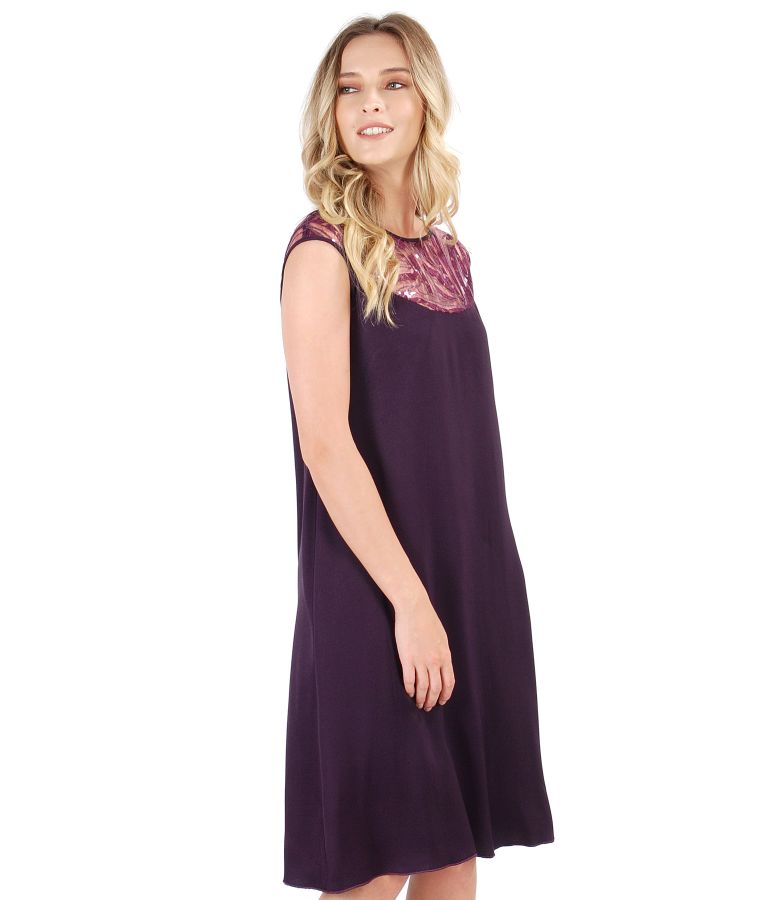 Flaring dress with trim