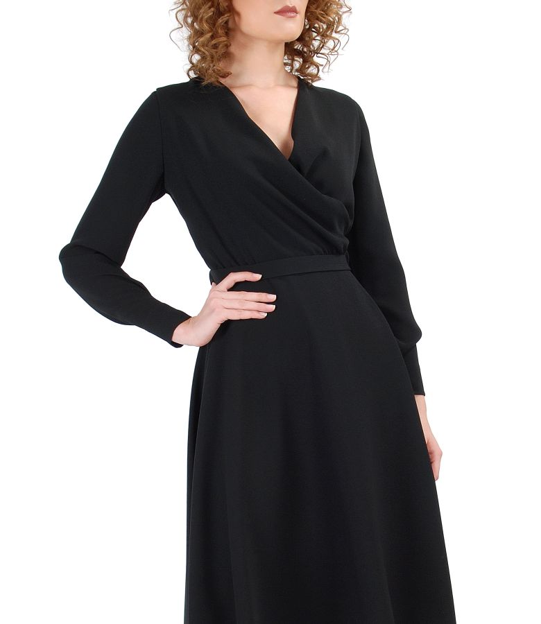 Crepe dress with long sleeves