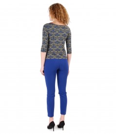 Office outfit with ankle pants and printed jersey blouse