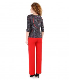 Straight pants with printed jersey blouse