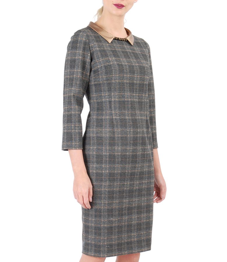 Plaid dress made of elastic fabric with collarette
