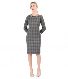 Plaid dress made of elastic fabric with collarette