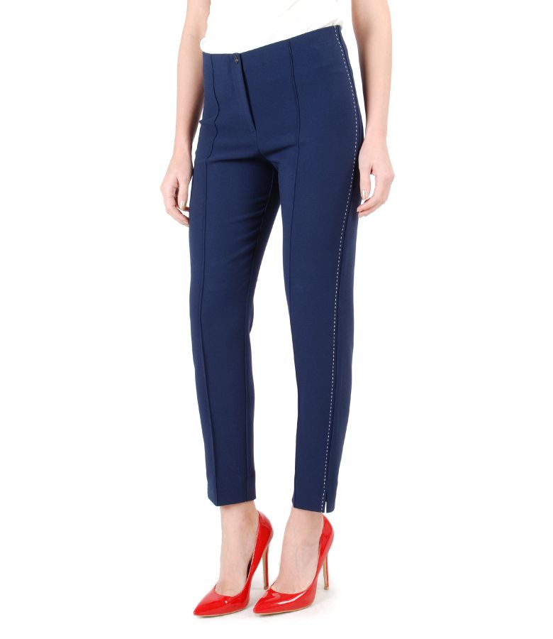 Ankle pants made of elastic fabric with side seam