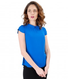 Elegant blouse with round collar