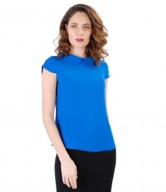 Elegant blouse with round collar