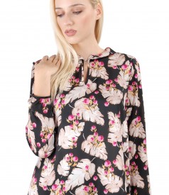 Elegant blouse with floral print