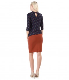 Elegant outfit with elastic jersey shirt printed and office skirt