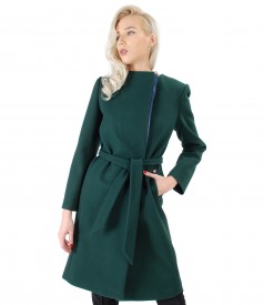 Coat made of thick elastic fabric with cord