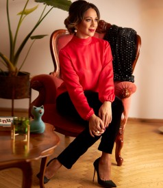 Viscose blouse with long sleeves