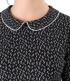 Elegant blouse made of printed elastic jersey