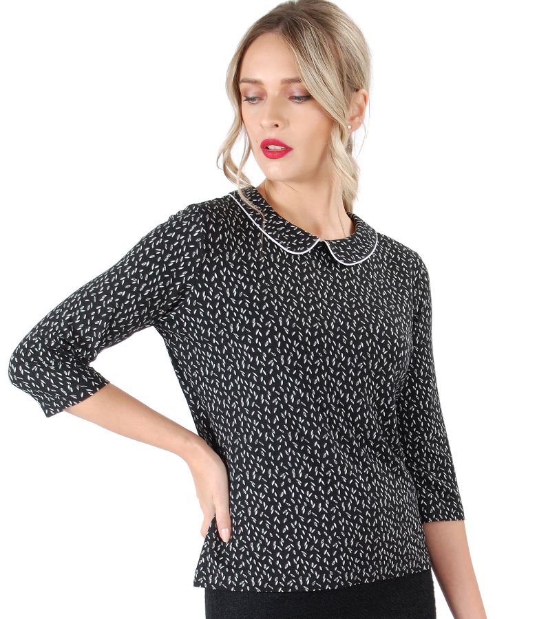 Elegant blouse made of printed elastic jersey