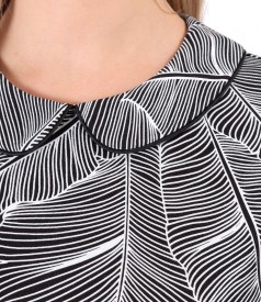 Elegant blouse made of printed elastic jersey