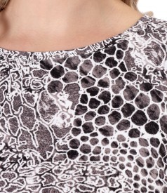 Elastic jersey blouse with 3d leopard print