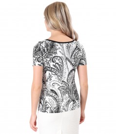 Jersey blouse printed with floral motifs