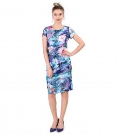 Casual dress printed with floral motifs