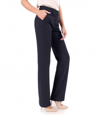 Straight pants made of elastic fabric