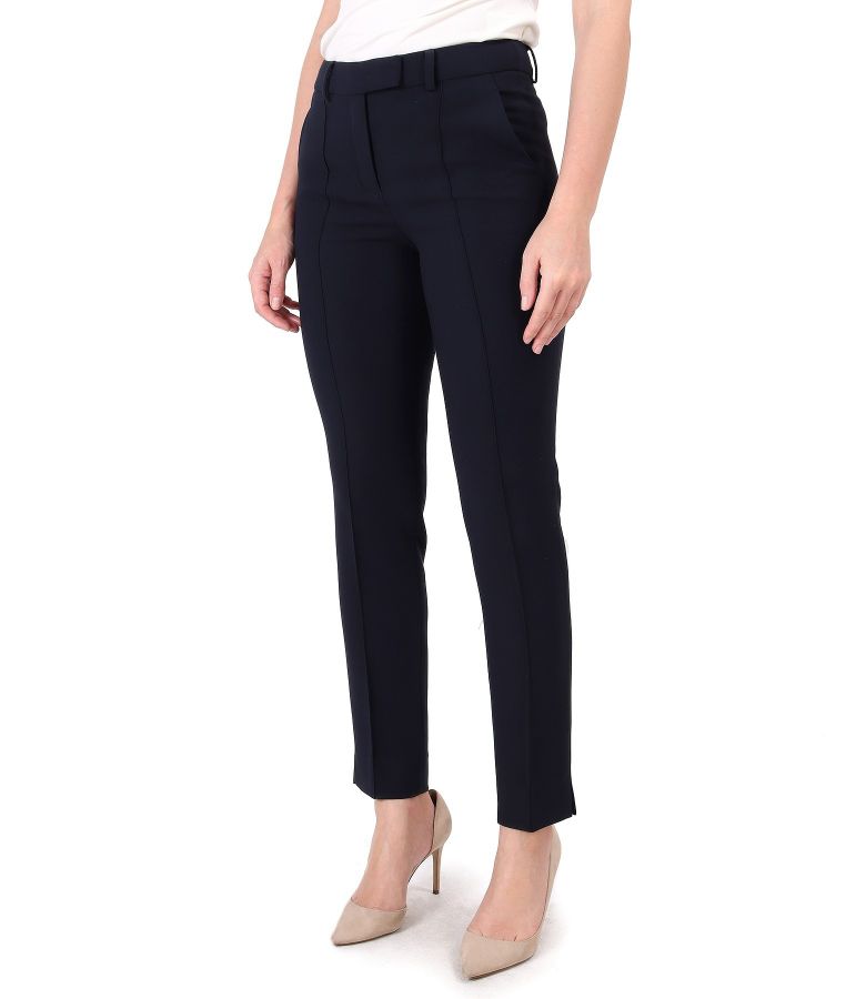 Ankle pants made of elastic fabric