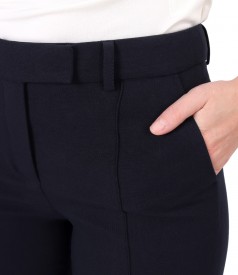 Ankle pants made of elastic fabric