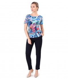 Elastic jersey blouse printed with flowers and ankle pants