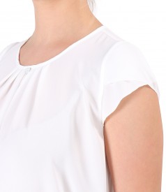 Elegant blouse with front folds