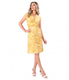 Elastic jersey dress with embossed patern