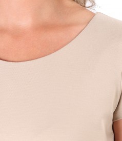 Elastic jersey dress with side pockets