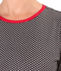 Elegant blouse made of printed elastic jersey