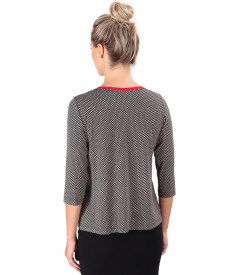 Elegant blouse made of printed elastic jersey