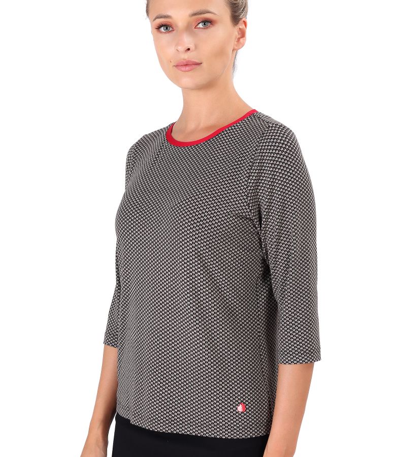 Elegant blouse made of printed elastic jersey