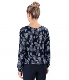 Elegant viscose blouse printed with floral motifs