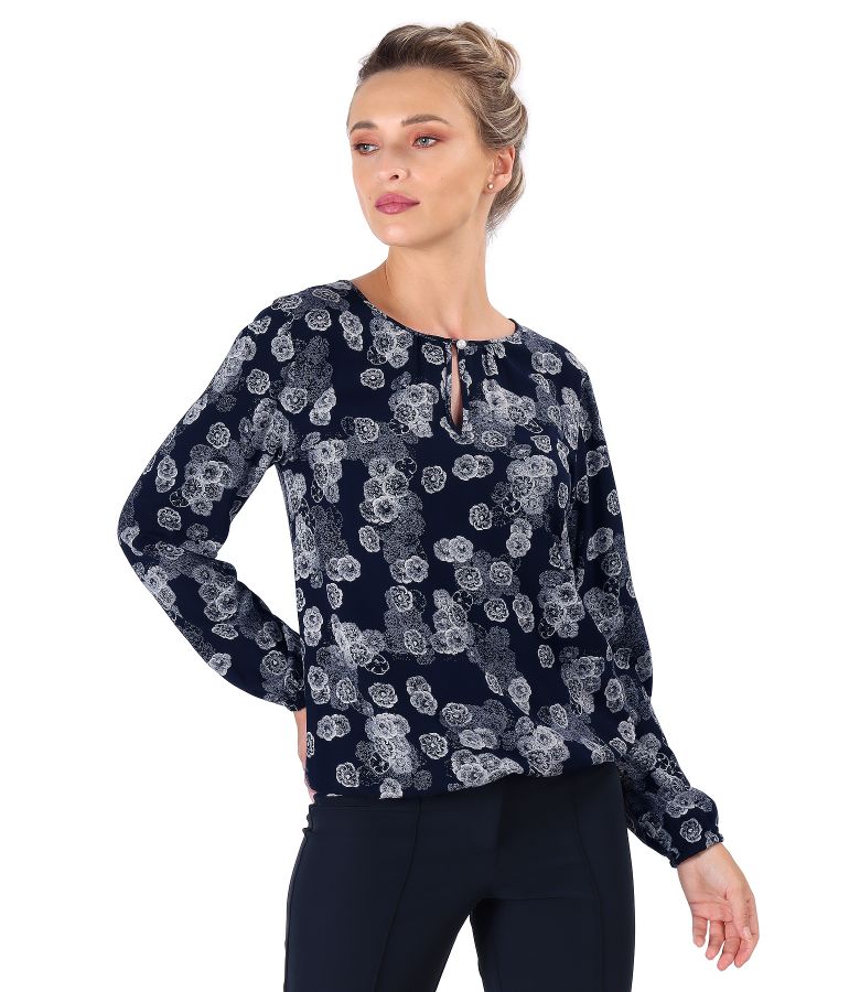 Elegant viscose blouse printed with floral motifs