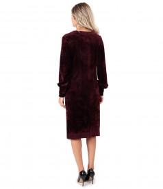 Velvet dress with elastic lining on the cuffs