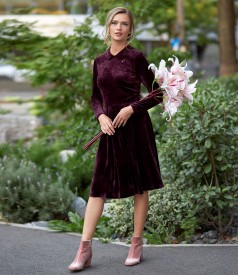 Velvet dress with round collar